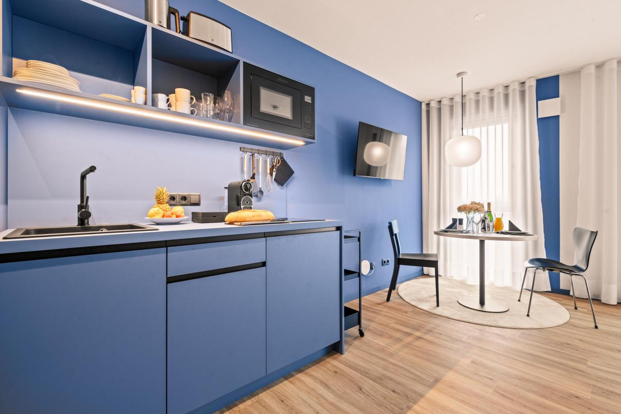Motel42-Temporary Living ฟรีดริชส์ฮาเฟน ภายนอก รูปภาพ