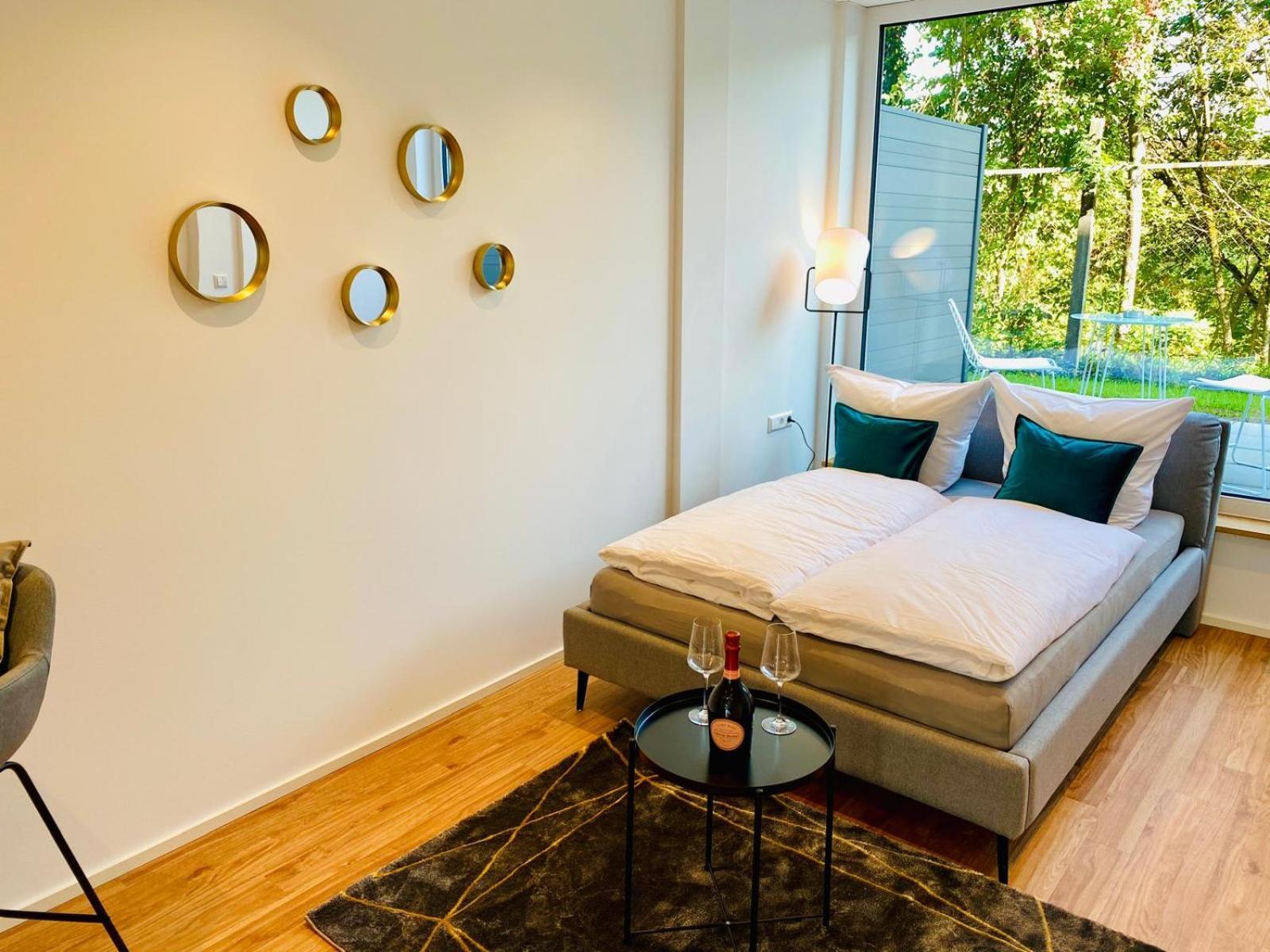 Motel42-Temporary Living ฟรีดริชส์ฮาเฟน ภายนอก รูปภาพ